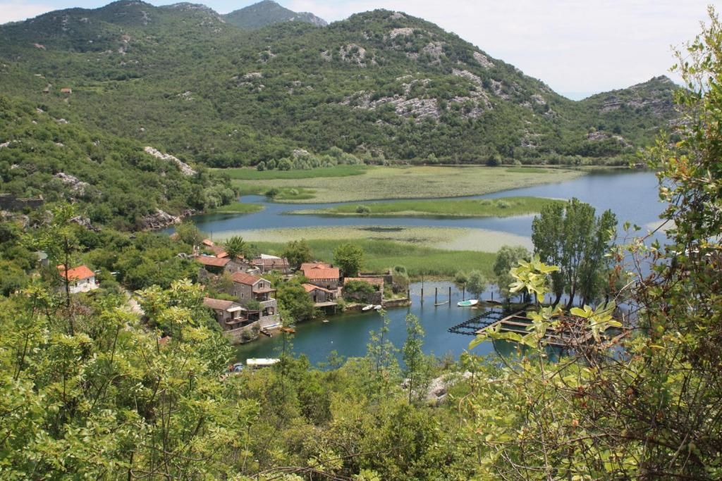 Дома для отпуска Lotos lake house Цетине-33