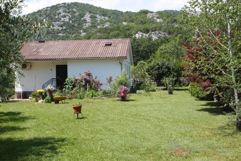 Дома для отпуска Lotos lake house Цетине-34