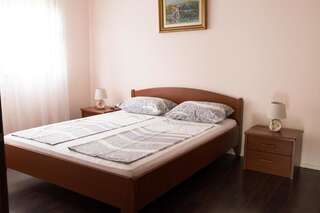 Дома для отпуска Lotos lake house Цетине Дом с 2 спальнями-12