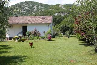 Дома для отпуска Lotos lake house Цетине Дом с 2 спальнями-4